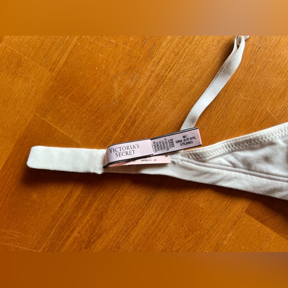 NWT’s Victorias Secret Bralette - Picture 4 of 5